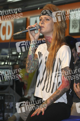 Jennifer Weist (Jennifer Rostock)