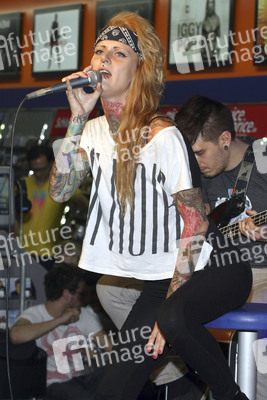 Jennifer Weist (Jennifer Rostock)