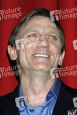Daniel Craig