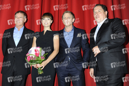 Harrison Ford, Olivia Wilde, Daniel Craig, John Favreau