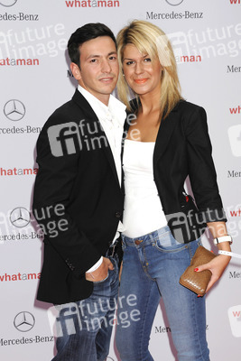 Arnel Taci mit Freundin Verena