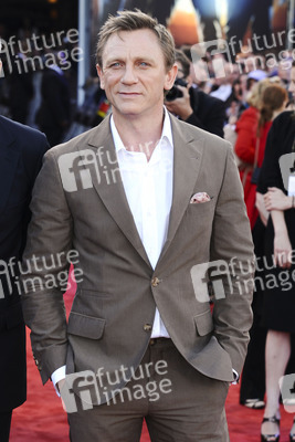 Daniel Craig