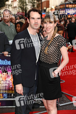 Jimmy Carr mit Begleitung