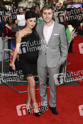 James Buckley mit Partnerin