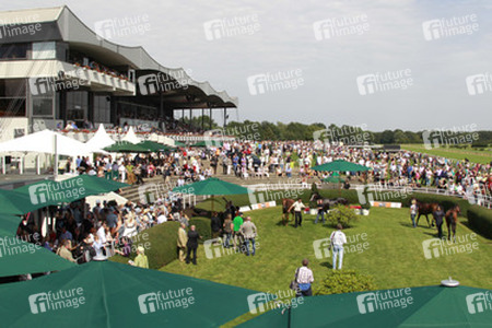 Garden Lounge und Tribüne