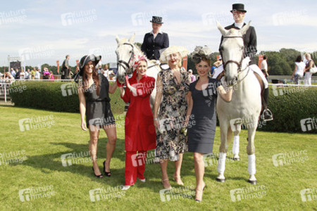 Maja Maneiro, Annika de Buhr, Karen Freisicke, Andrea Lüdke