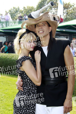 Louisa Mazzurana, Jorge Gonzalez