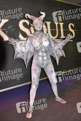 Versteinerte Gesichtslose / Petrified Faceless