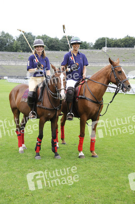 Nadeshda Brennicke, Annabelle Mandeng