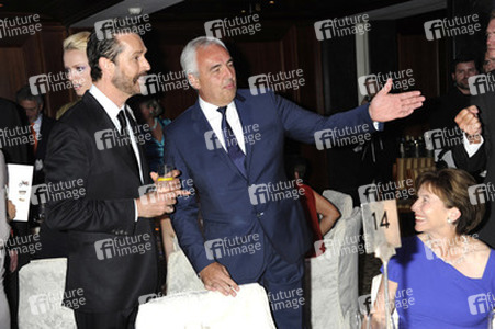 Rupert Everett, Hans-Reiner Schröder