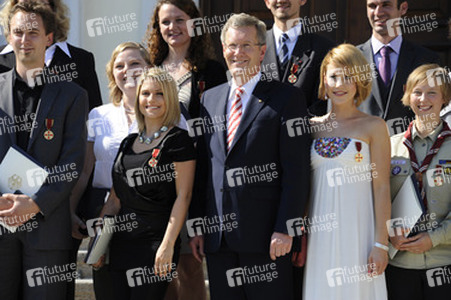 Jeanette Biedermann, Christian Wulff, Wolke Hegenbarth und weitere Verdienstkreuzempfänger