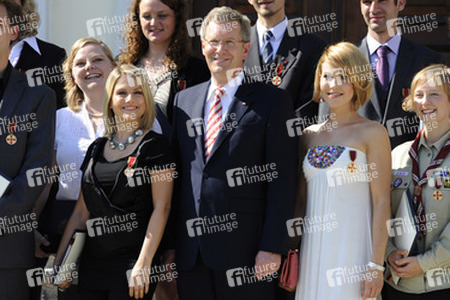 Jeanette Biedermann, Christian Wulff, Wolke Hegenbarth und weitere Verdienstkreuzempfänger