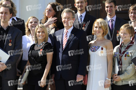 Jeanette Biedermann, Christian Wulff, Wolke Hegenbarth und weitere Verdienstkreuzempfänger