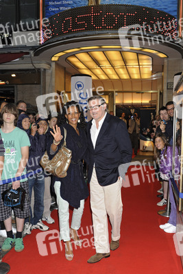 Dennenesch Zoudé, Carlo Rola