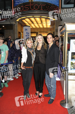 Sina Tkotsch, Saskia Schindler, Francois Goeske