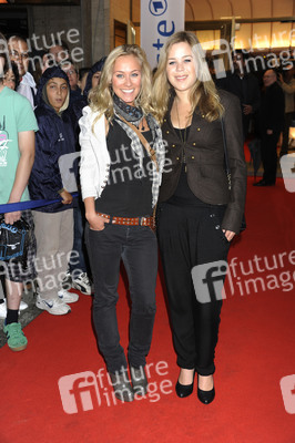 Sina Tkotsch, Saskia Schindler