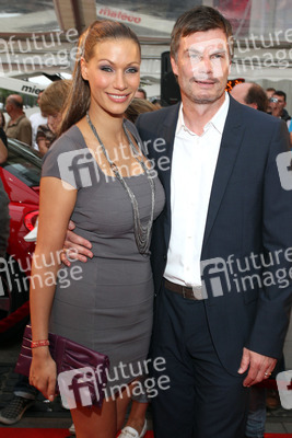 Yasmina Filali, Thomas Helmer