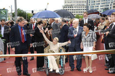 Luise Rainer, Artur Brauner mit Gattin Maria