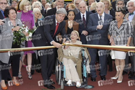 Klaus Wowereit, Luise Rainer, Artur Brauner mit Gattin Maria