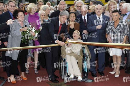 Klaus Wowereit, Luise Rainer, Artur Brauner mit Gattin Maria