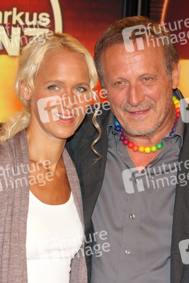 Konstantin Wecker mit Ehefrau Annik