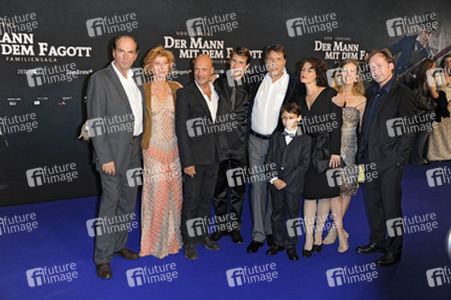 Herbert Knaup, Fanny Stavjanik, Christian Berkel, David Rott, Udo Jürgens, Alexander Kalodikis, Melika Foroutan, Valerie Niehaus, Ulrich Noethen