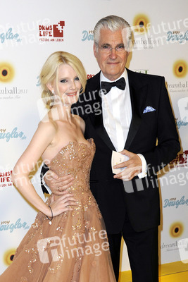 Mirja du Mont, Sky du Mont