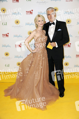 Mirja du Mont, Sky du Mont