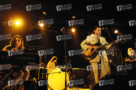 Kitty, Daisy & Lewis