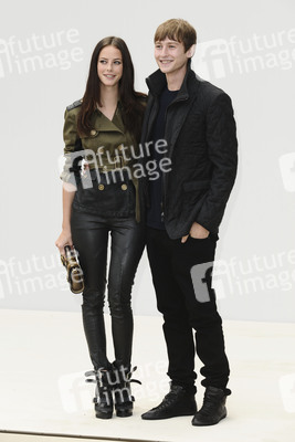 Kaya Scodelario, Elliott Tittensor