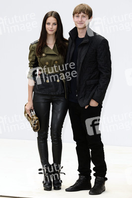 Kaya Scodelario, Elliott Tittensor