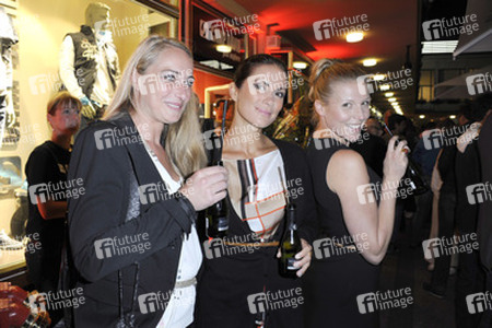 Eva Mona Rodekirchen, Kerstin Linnartz, Franziska Weisz