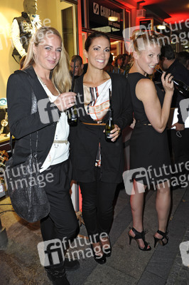 Eva Mona Rodekirchen, Kerstin Linnartz, Franziska Weisz