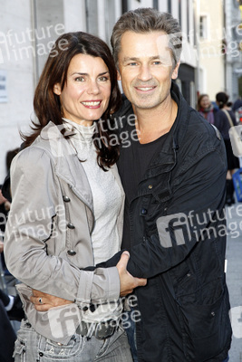 Nicola Tiggeler, Timothy Peach