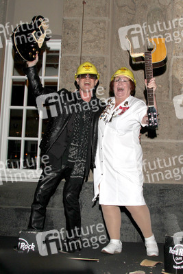 Klaus Meine (The Scorpions), Rita Gilligan