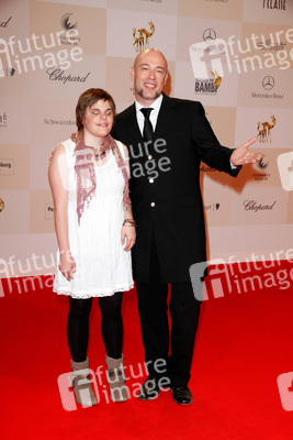 Der Graf (Unheilig) mit der Gewinnerin des KI.KA Komponistenwettbewerbs Sarah Pisek