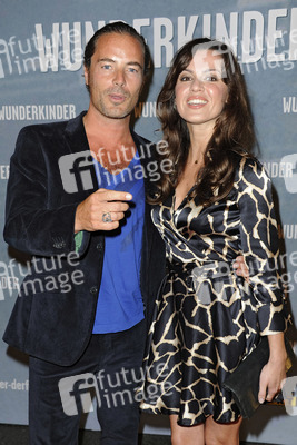 John Friedmann, Natalia Avelon