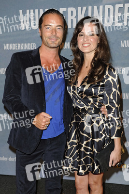 John Friedmann, Natalia Avelon