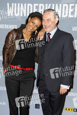 Dennenesch Zoudé, Rolf Kanies