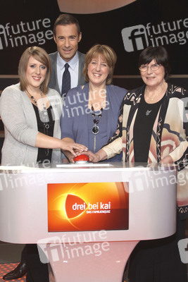 Kai Pflaume mit Kandidatinnen