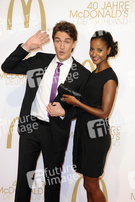 Matze Knop, Sara Nuru