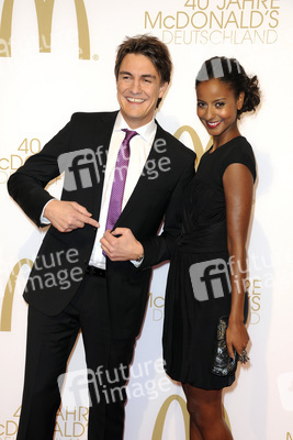 Matze Knop, Sara Nuru