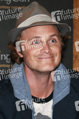 Schauspieler; John Gilbert in 'The Vampire Diaries'; Josef Bazhaev in '24'; Adam Monroe in 'Heroes'; Julian Sark in 'Alias'; Gastrolle in 'Charmed'