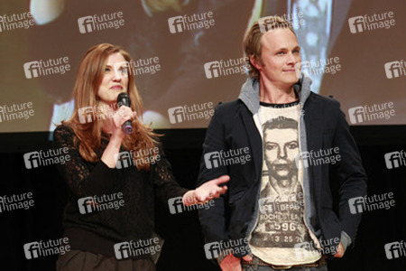 Sara Canning, David Anders