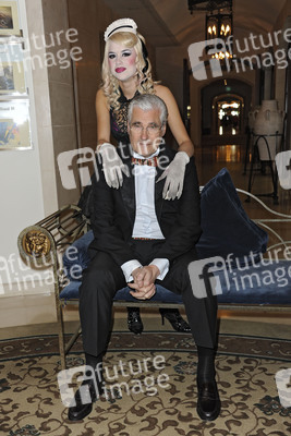 Sky du Mont, Djalenga Scott