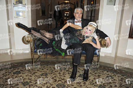 Sky du Mont, Djalenga Scott