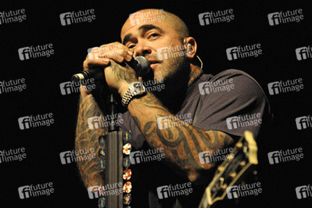 Aaron Lewis (Staind)