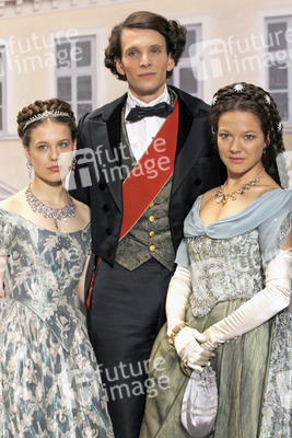 Paula Beer, Sabin Tambrea, Hannah Herzsprung