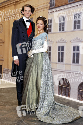 Sabin Tambrea, Hannah Herzsprung