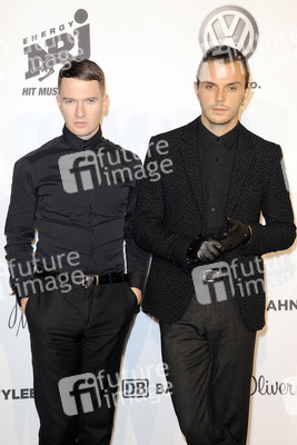 Adam Anderson, Theo Hutchcraft (Hurts)